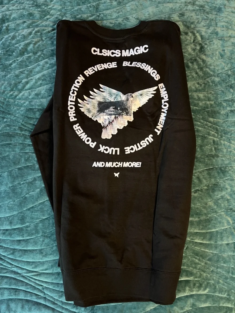 Classic Black Crewneck Sweater with Embroidered Wing Motif CLSICS MAGIC XL